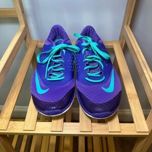 Nike FLEX FIT SOLE White running tennis shoes women’s size 6